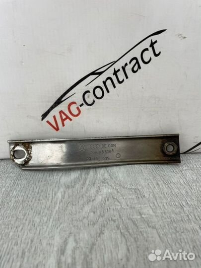 Кронштейн Audi A5 2.0 2011