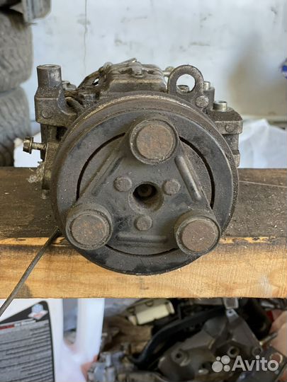 Компрессор кондиционеоа Mazda 3 2.0