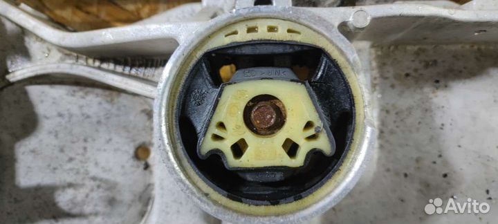 Балка подвески передняя (подрамник) Volkswagen Gol