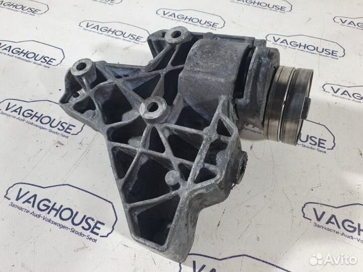Кронштейн генератора Volkswagen Touran 1T3 1.4TSI