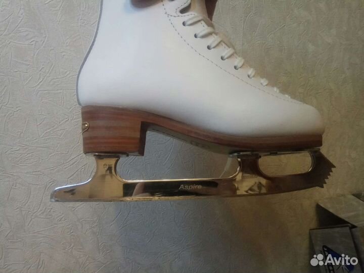 Фигурные коньки jackson freestyle 4,5c 35(22,5)