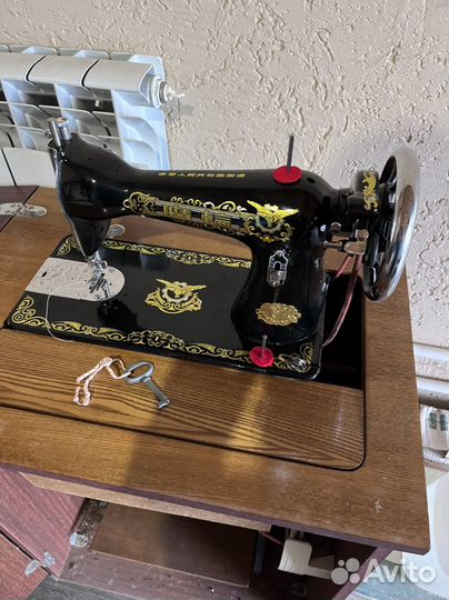 Машинка швейная