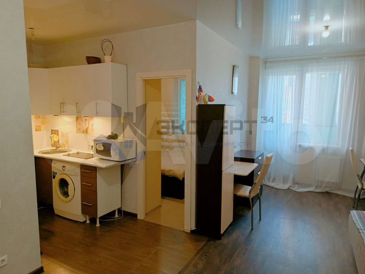 2-к. квартира, 37 м², 1/18 эт.