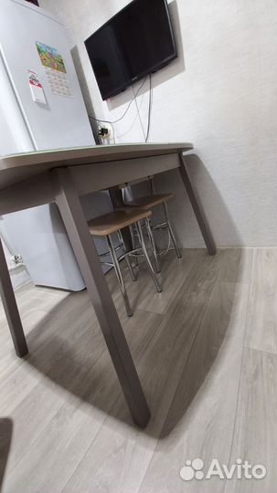 Продам кухонный раздвижной стол