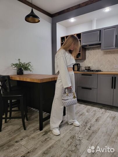 Женский спортивный костюм