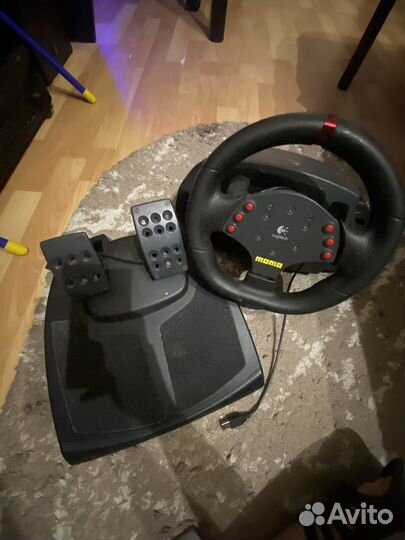 Игровой руль logitech momo