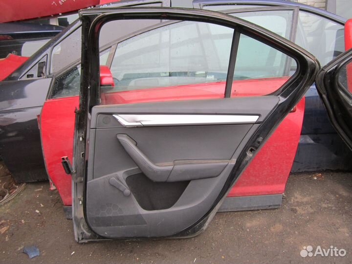 Дверь задняя правая Skoda Octavia A7 liftback