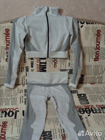 Спортивный костюм женский
