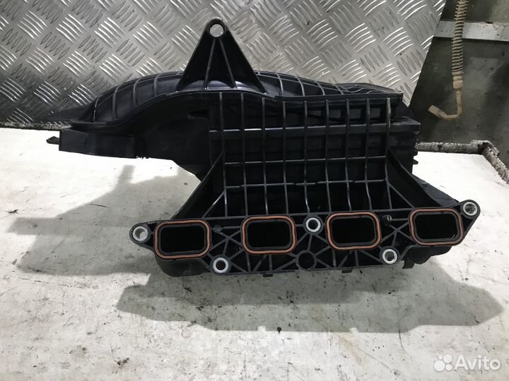 Коллектор впускной Skoda Octavia A5