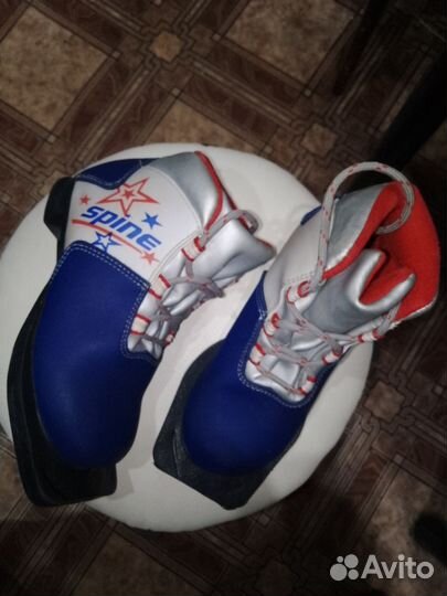 Лыжные ботинки