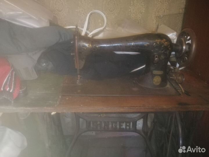 Швейная машина Singer