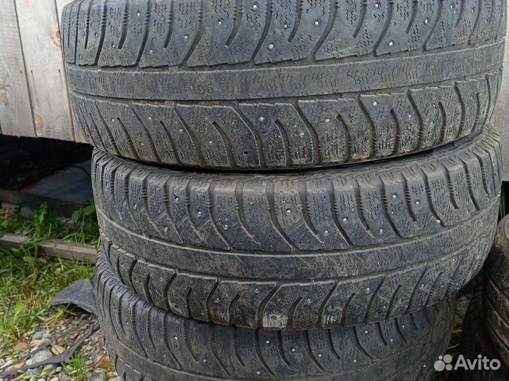 Bridgestone Ice Cruiser 7000 195/65 R15