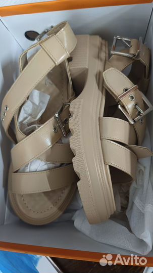 Сандали женские на толстой подошве