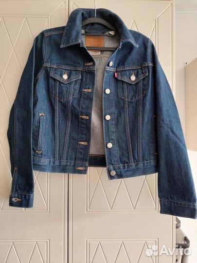 Джинсовая куртка женская levi's
