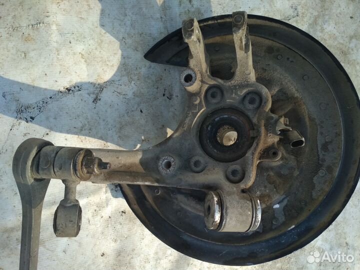 Volkswagen Phaeton кулак поворотный задний левый
