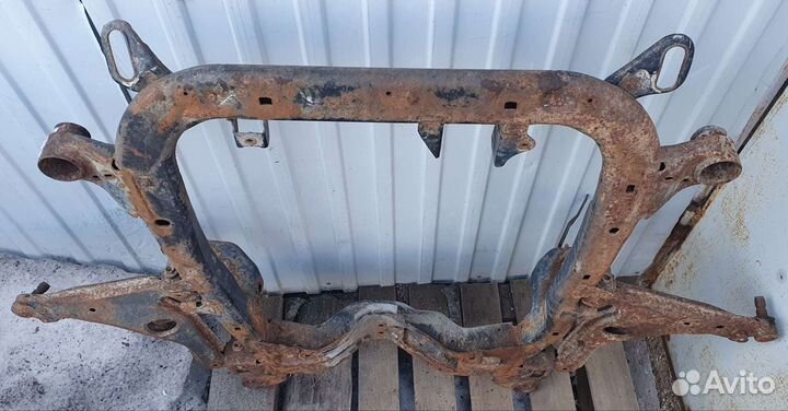 Подрамник Opel Astra H седан