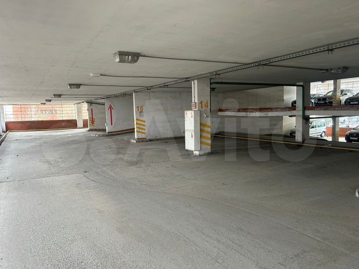 Машиноместо, 14 м²