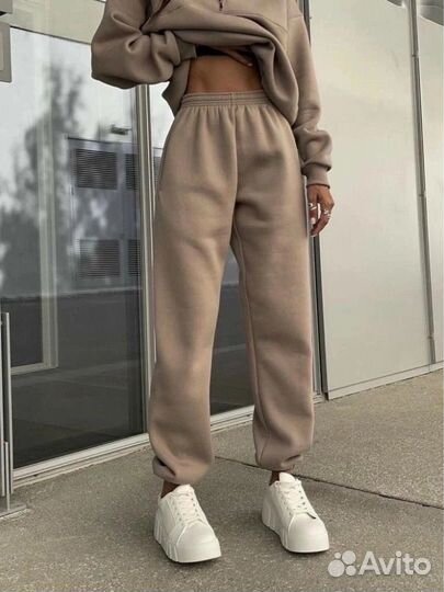 Костюм спортивный