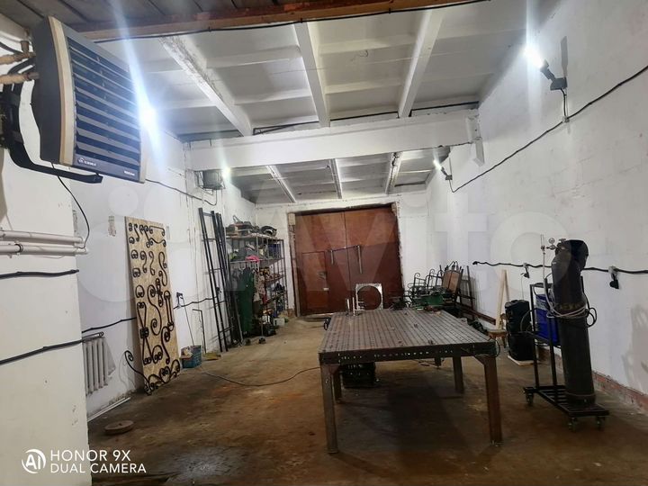 Гараж, > 30 м²