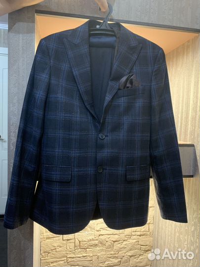 Продам новый мужской костюм