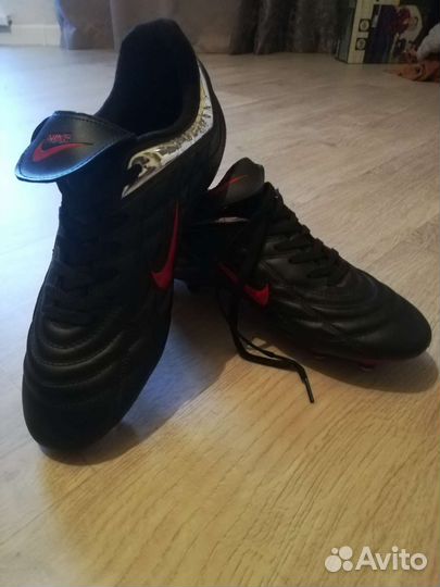 Продам новые бутсы Nike. Размер 45-46
