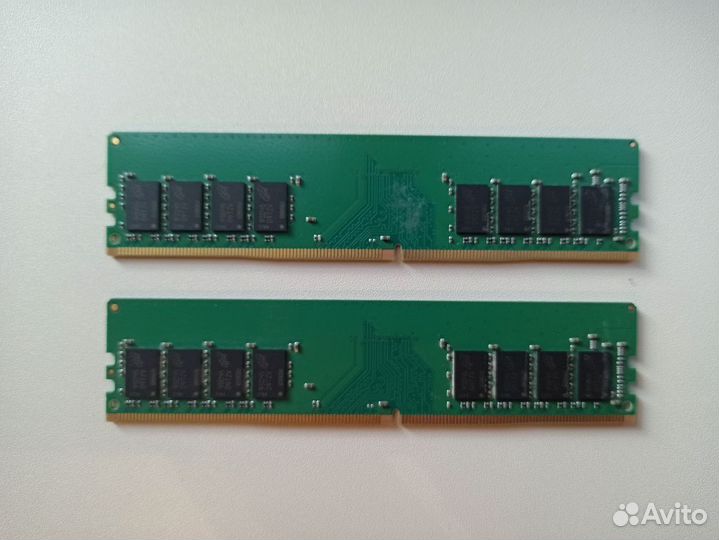 2 плашки Crucial по 8 гб DDR4 2133