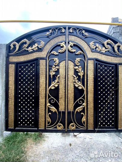 Кованые распашные Ворота в Махачкале