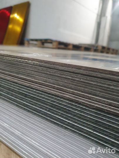 Монолитный поликарбонат