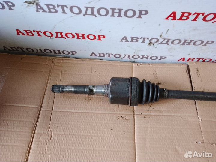 Полуось привод передний правый Chrysler Voyager