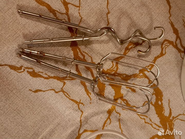 Миксер кухонный с чашей