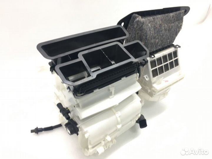 Корпус печки Mitsubishi Outlander 3 рестайлинг 2.4