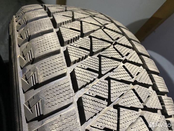 Bridgestone Blizzak DM-V2 255/55 R18 109T