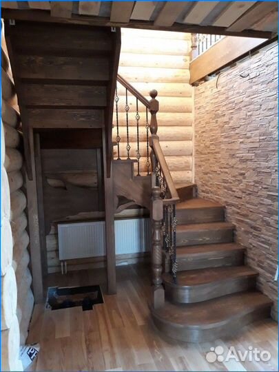Лестница деревянная