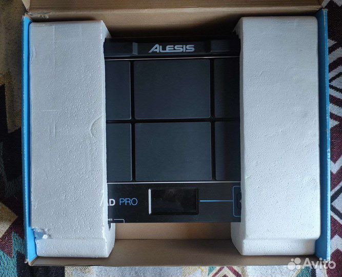 Сэмплер Alesis Samplepad Pro с клемпом