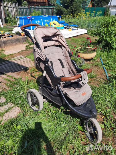 Прогулочная коляска