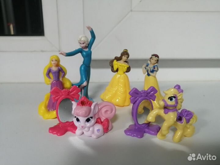 Игрушки из Киндера и Чупа Чупс