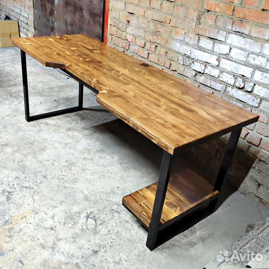 Компьютерный стол с вырезом, массив сосны