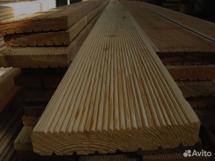 Строганная лиственница: доски 40x120 мм, равномерн