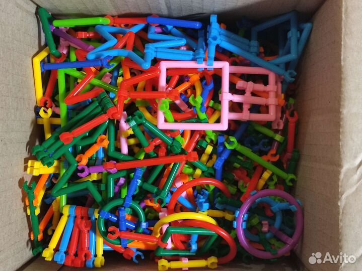 Игрушки и конструкторы