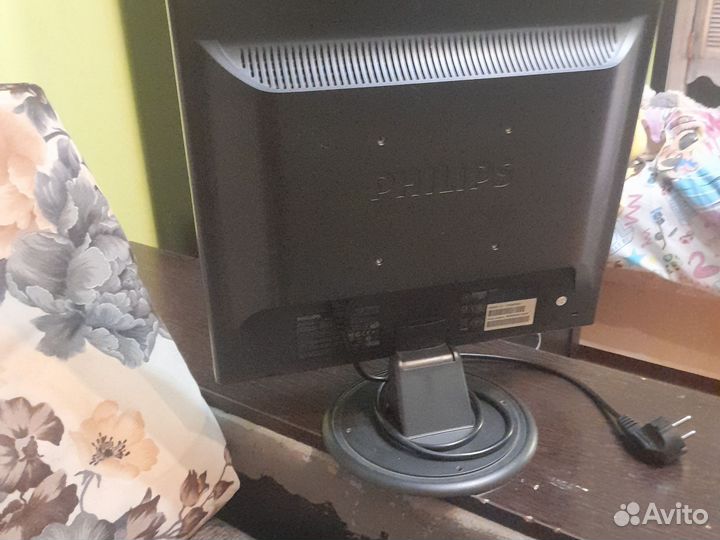 Монитор Philips 17дюймов