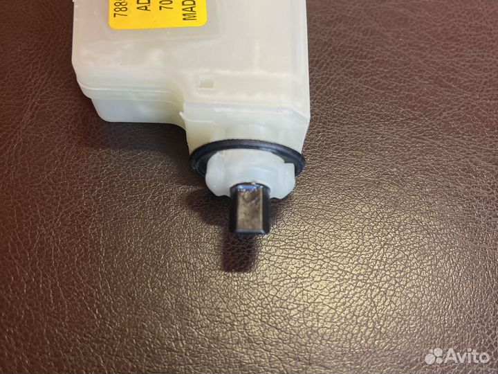 Актуатор лючка бензобака Ниссан Теана 32 Мурано