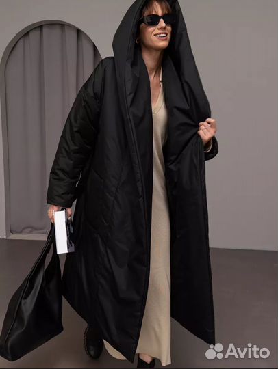 Макси пальто-пуховик оверсайз с капюшоном