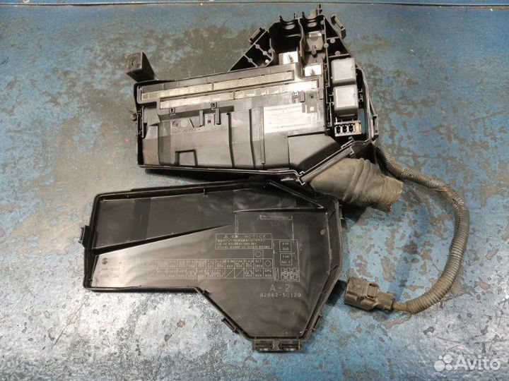 Блок предохранителей Lexus Ls460 USF40