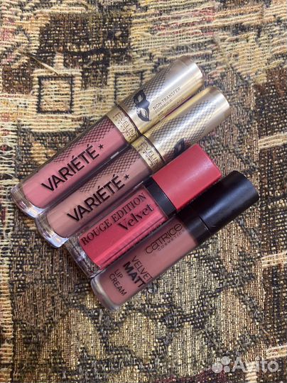 Помады для губ