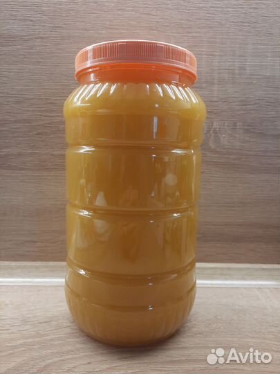 Пластиковые банки с крышкой