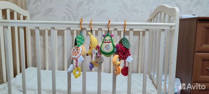 Игрушки-погремушки для новорождённых