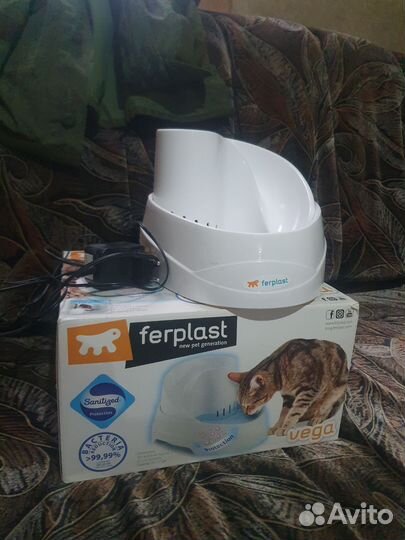 Автоматическая поилка для кошек