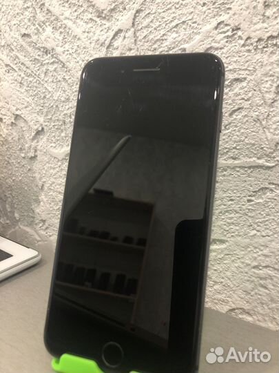 iPhone 8 Plus, 64 ГБ