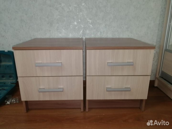 Прикроватные тумбы 2 штуки