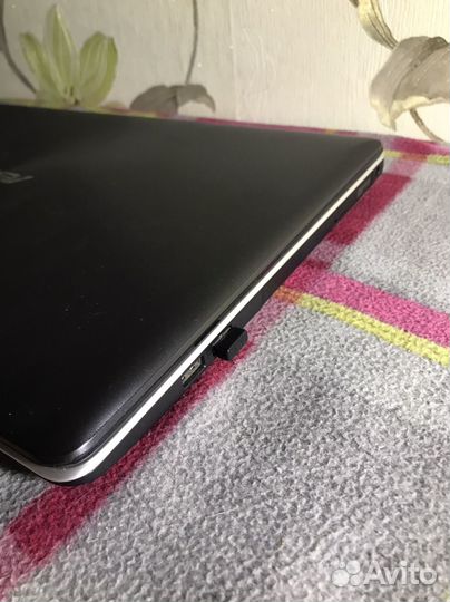 Ноутбук asus